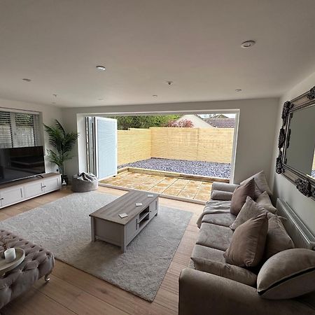 Апартаменты 2Bed Ground Floor Flat + Garden Sunningwell Экстерьер фото